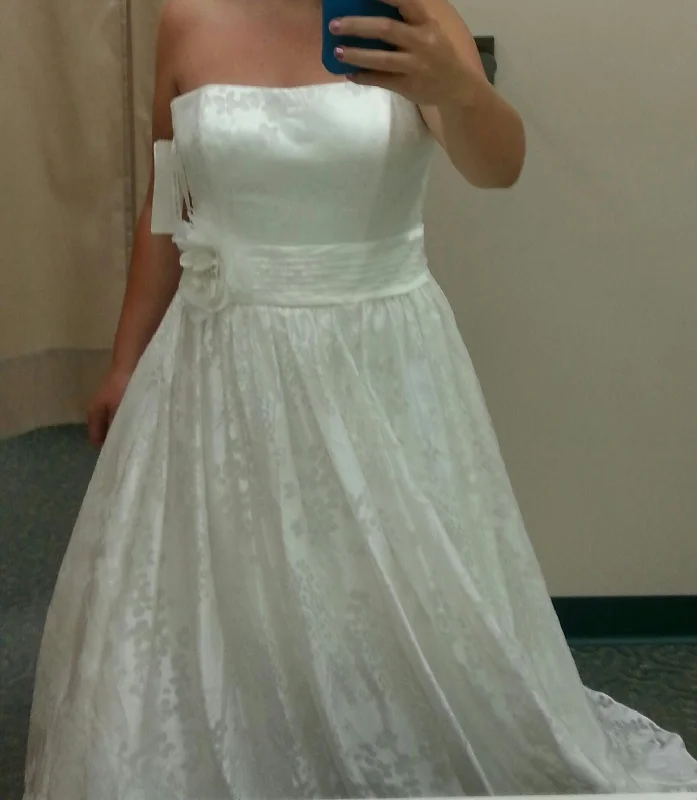 David's Bridal Galina Burnout with flower detail Backless unclassified dresses