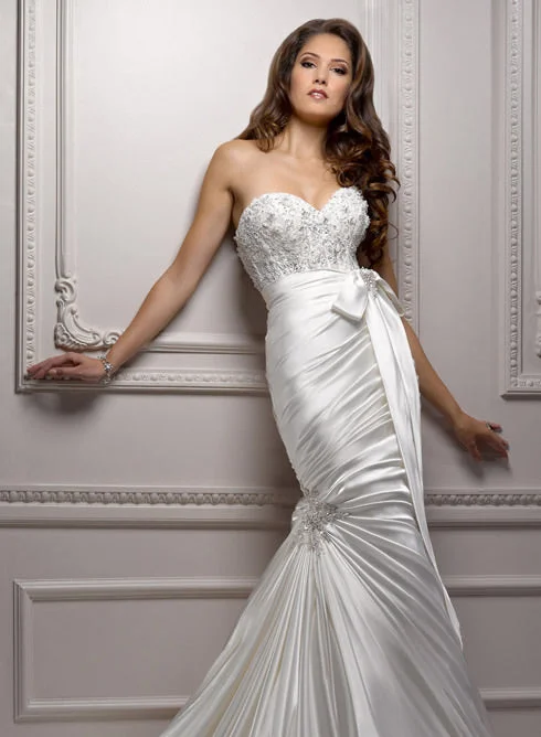 Maggie Sottero Maggie Sottero Mia Size 4 Fall unclassified dresses