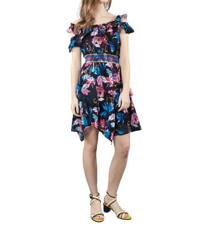Meegan Dress In Black Striped unclassified dresses