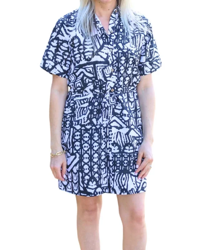 Pia Dress In Black/white Trendy unclassified dresses