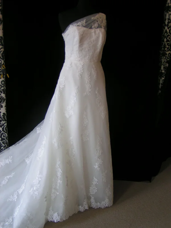 Pronovias Pronovias Uztegui Size 10 Embroidered unclassified dresses